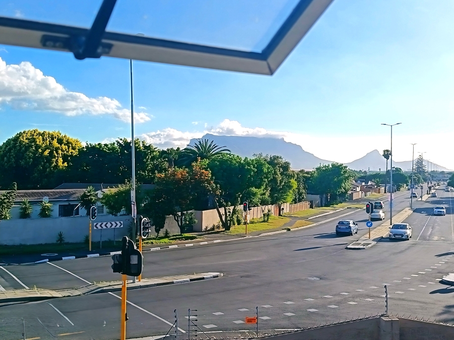 1 Bedroom Property for Sale in Bothasig Western Cape